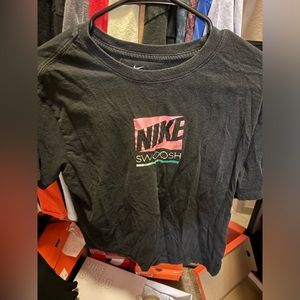 Nike Sportswear Swoosh Logo Black Tee Size Large